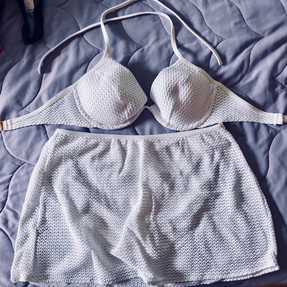 • Victoria’s Secret crochet bikini •
